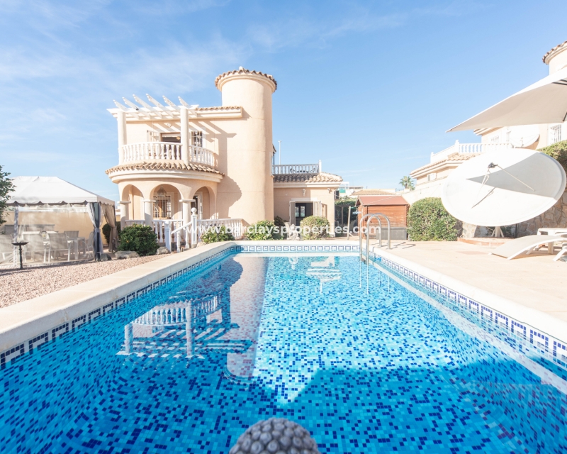 Wederverkoop - Vrijstaande Villa - Urb. La Marina