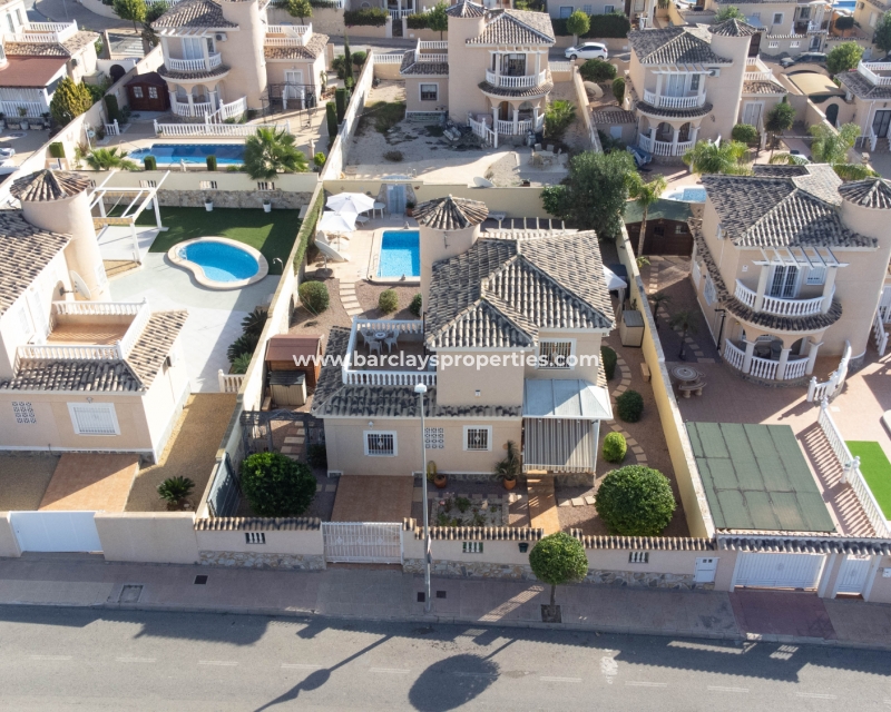 Wederverkoop - Vrijstaande Villa - Urb. La Marina