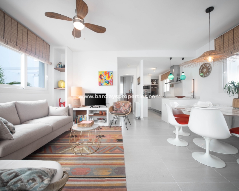 Wederverkoop - Vrijstaande Villa - Urb. La Marina