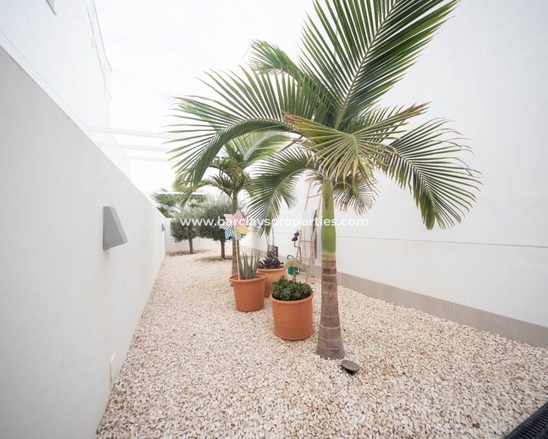 Wederverkoop - Vrijstaande Villa - Urb. La Marina