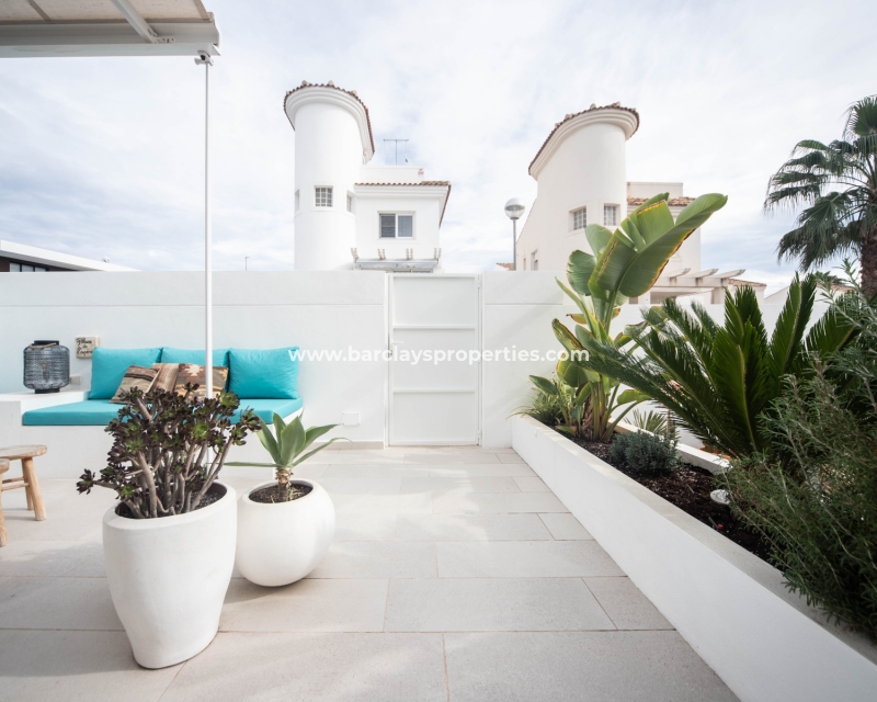 Wederverkoop - Vrijstaande Villa - Urb. La Marina