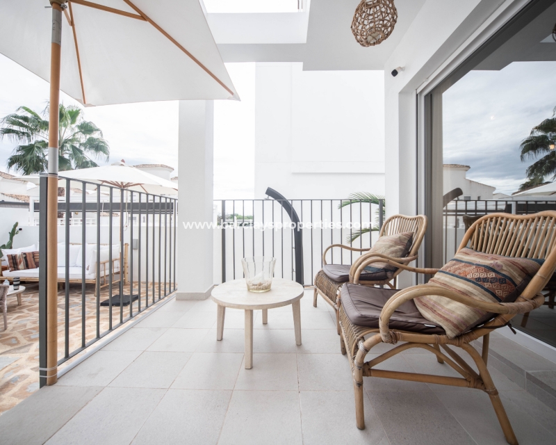 Wederverkoop - Vrijstaande Villa - Urb. La Marina