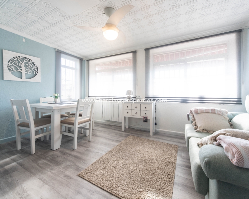 Wederverkoop - Vrijstaande Villa - Urb. La Marina