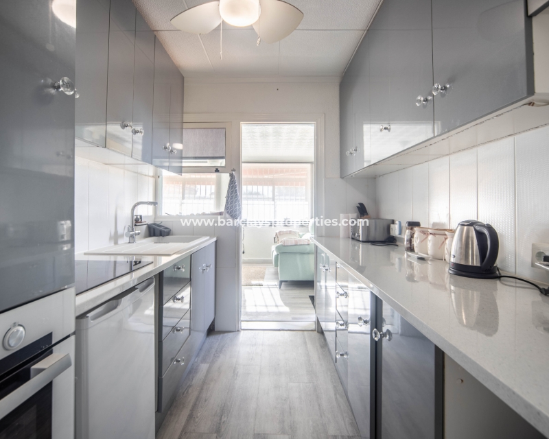 Wederverkoop - Vrijstaande Villa - Urb. La Marina