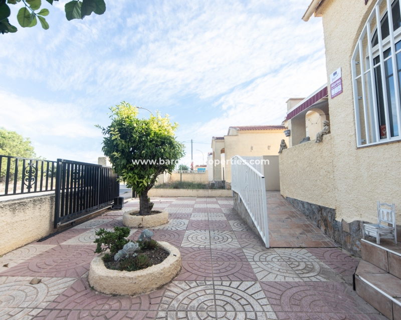 Wederverkoop - Vrijstaande Villa - Urb. La Marina