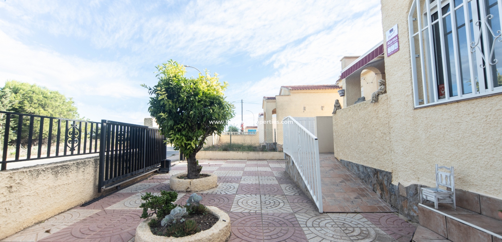 Wederverkoop - Vrijstaande Villa - Urb. La Marina