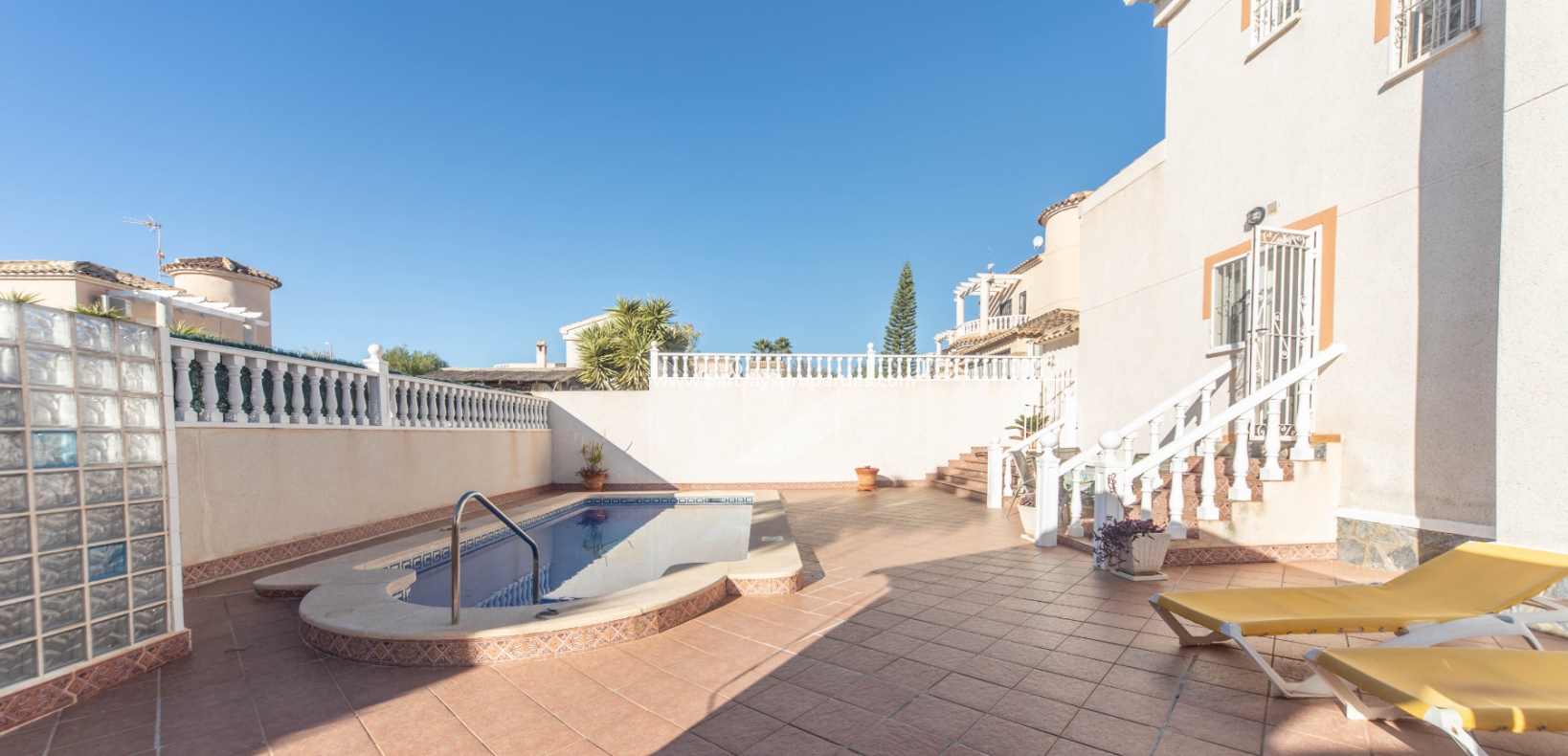 Wederverkoop - Vrijstaande Villa - Urb. La Marina