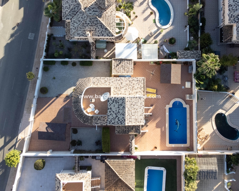 Wederverkoop - Vrijstaande Villa - Urb. La Marina