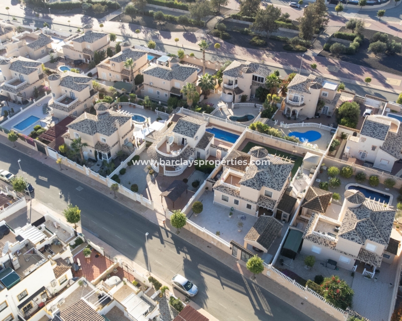 Wederverkoop - Vrijstaande Villa - Urb. La Marina