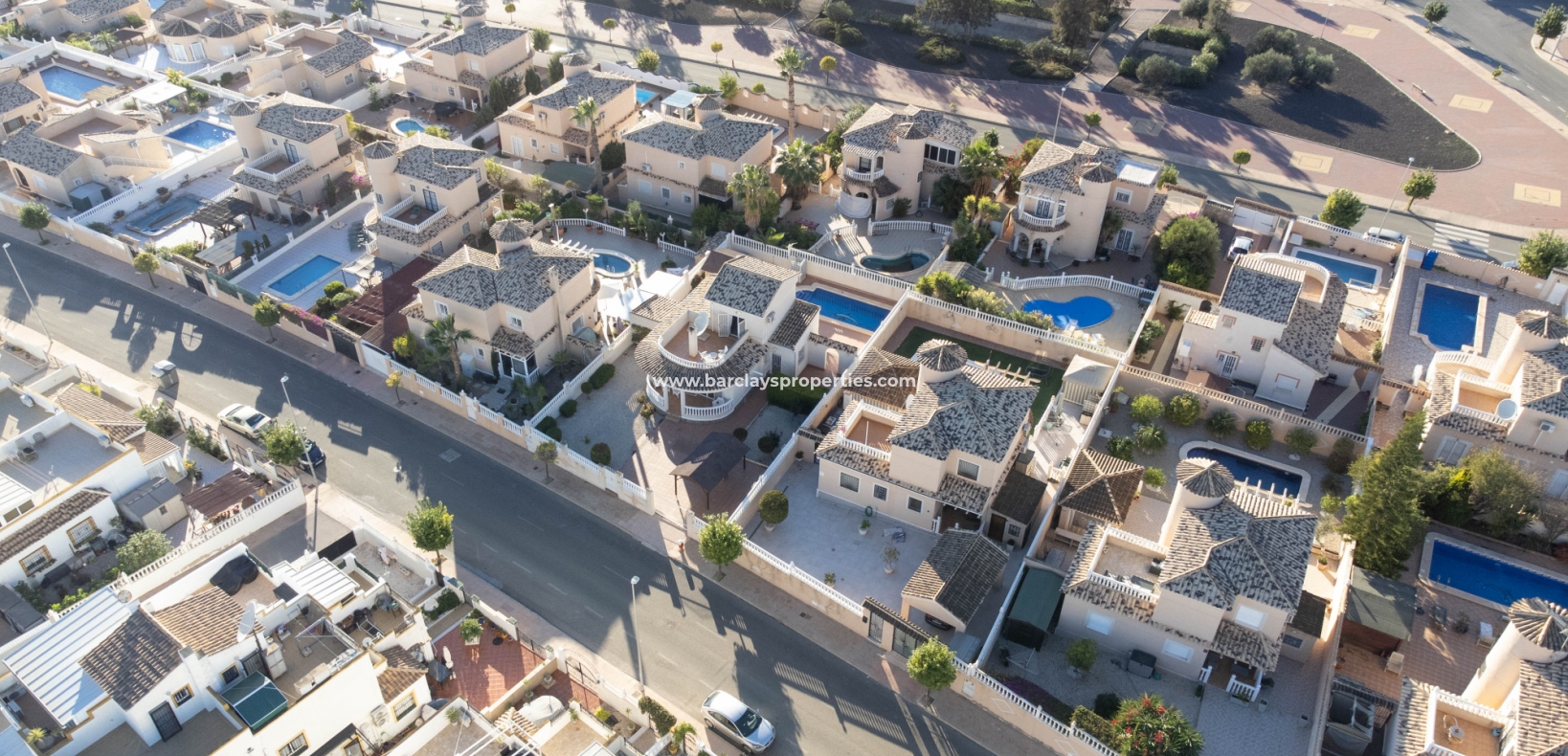 Wederverkoop - Vrijstaande Villa - Urb. La Marina