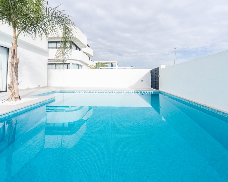 Wederverkoop - Vrijstaande Villa - Urb. La Marina