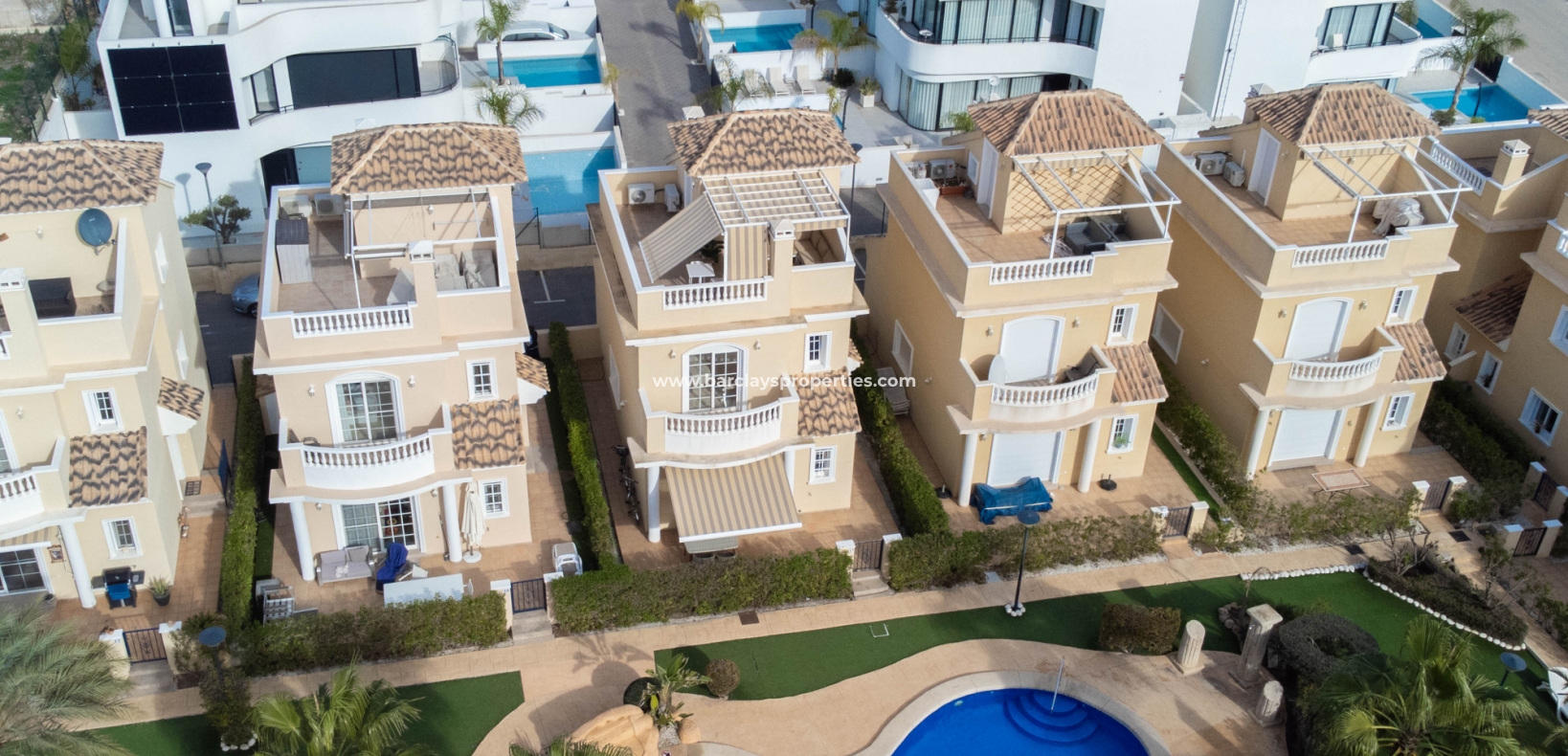 Wederverkoop - Vrijstaande Villa - Urb. La Marina