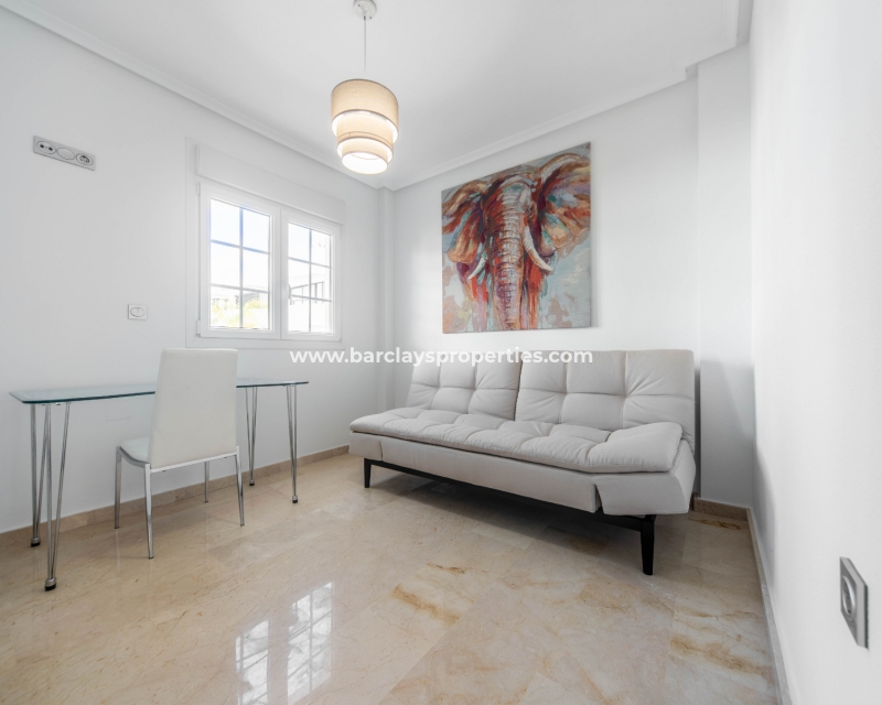 Wederverkoop - Vrijstaande Villa - Urb. La Marina