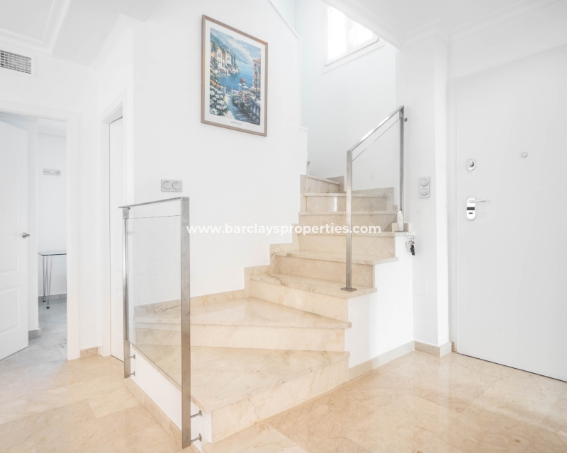 Wederverkoop - Vrijstaande Villa - Urb. La Marina