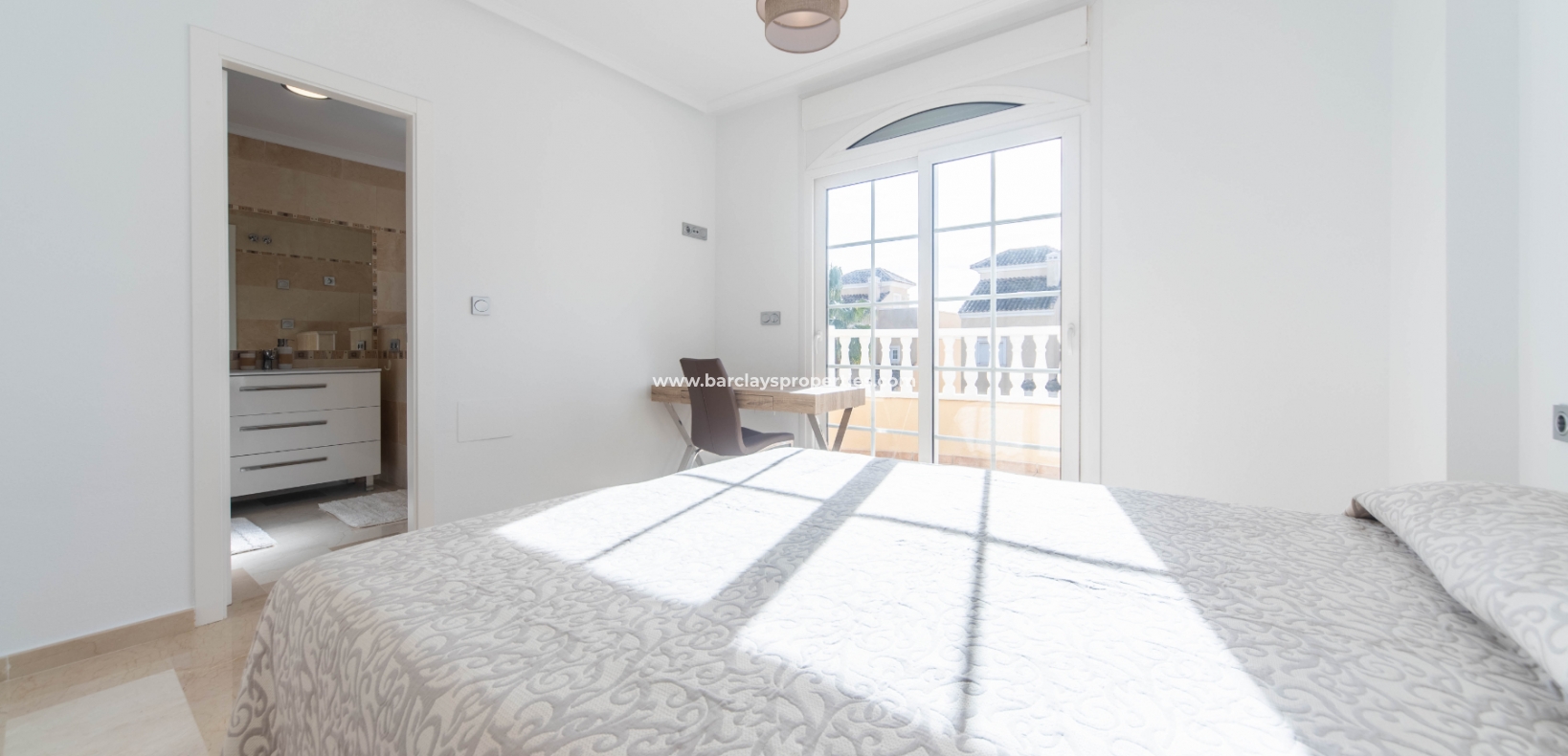 Wederverkoop - Vrijstaande Villa - Urb. La Marina