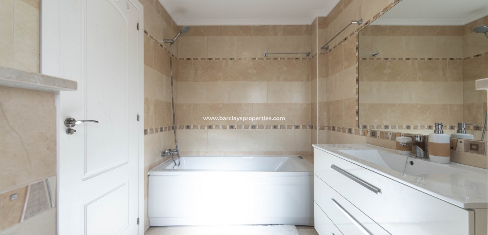 Wederverkoop - Vrijstaande Villa - Urb. La Marina