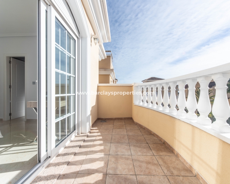 Wederverkoop - Vrijstaande Villa - Urb. La Marina