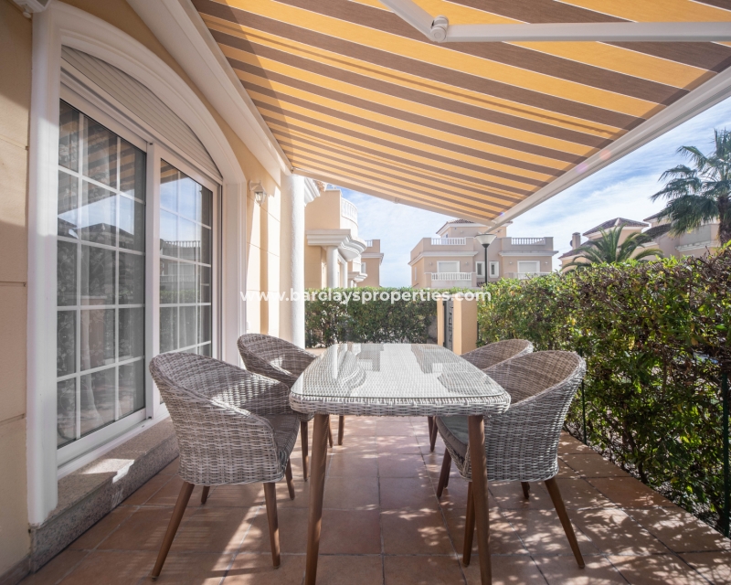 Wederverkoop - Vrijstaande Villa - Urb. La Marina