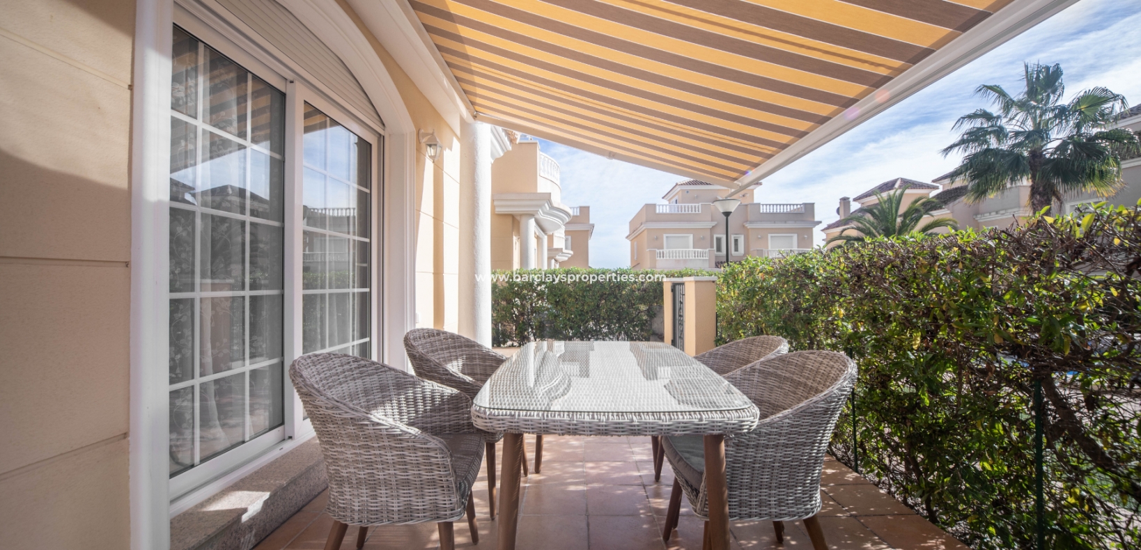 Wederverkoop - Vrijstaande Villa - Urb. La Marina