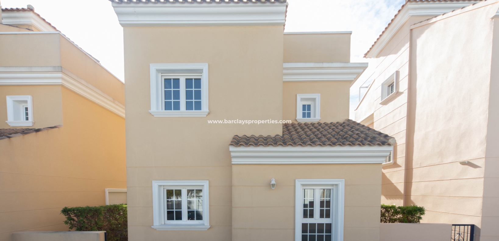 Wederverkoop - Vrijstaande Villa - Urb. La Marina