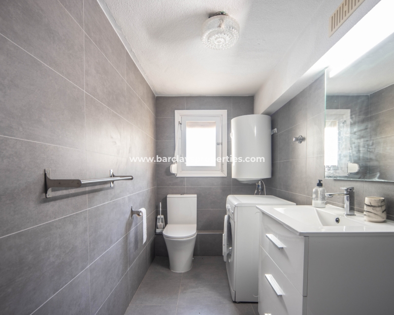 Wederverkoop - Vrijstaande Villa - Urb. La Marina