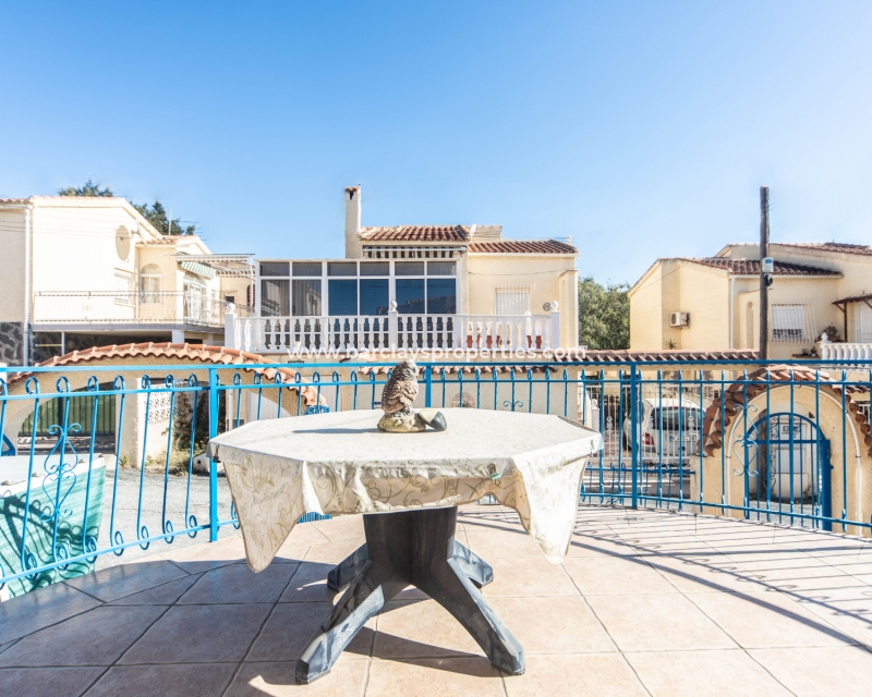 Wederverkoop - Vrijstaande Villa - Urb. La Marina