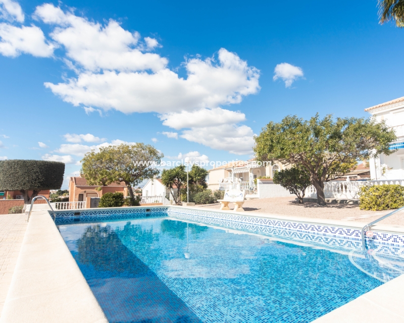 Wederverkoop - Vrijstaande Villa - Urb. La Marina