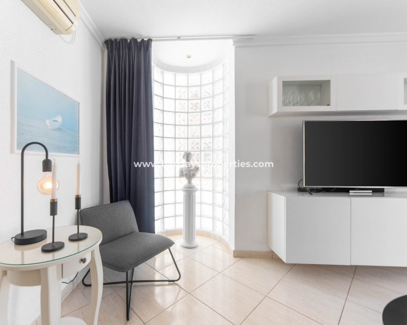 Wederverkoop - Vrijstaande Villa - Urb. La Marina