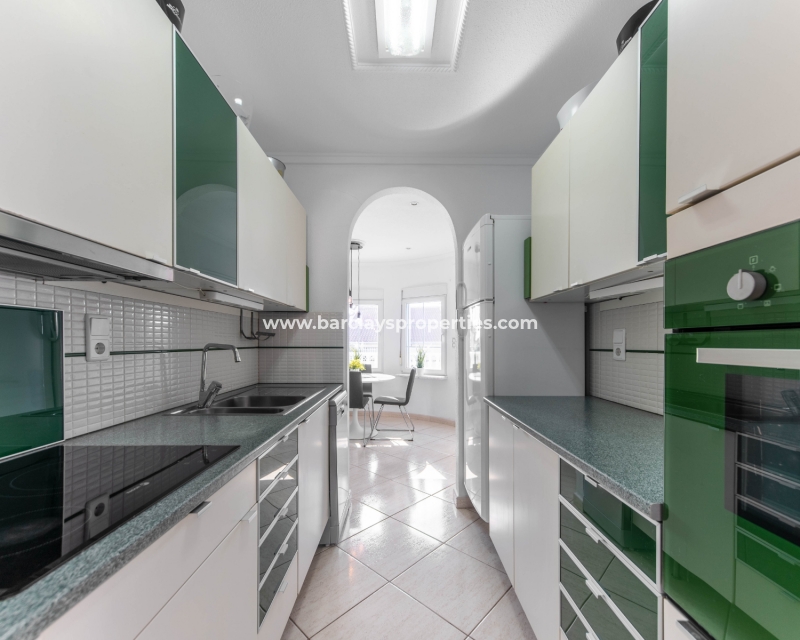 Wederverkoop - Vrijstaande Villa - Urb. La Marina