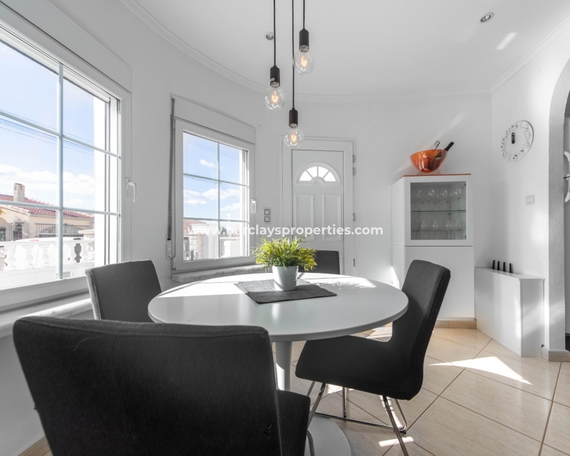 Wederverkoop - Vrijstaande Villa - Urb. La Marina