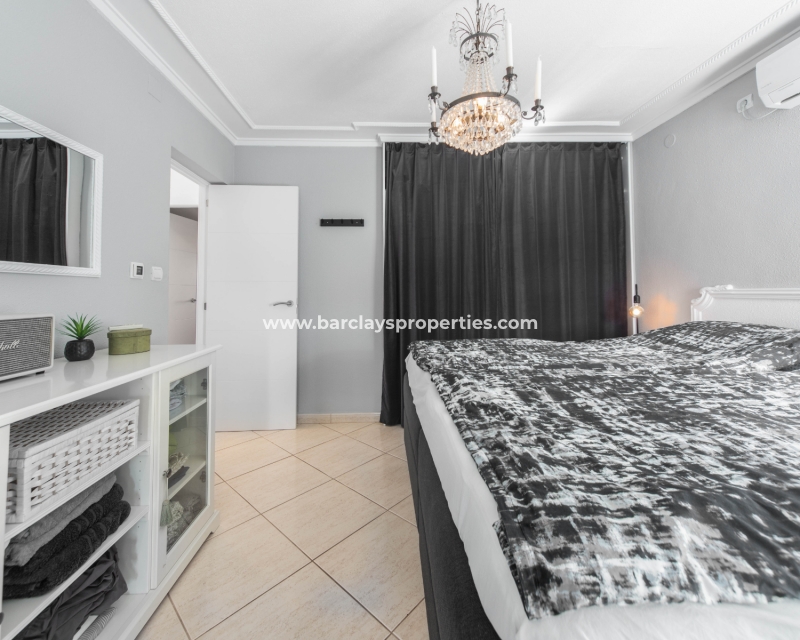 Wederverkoop - Vrijstaande Villa - Urb. La Marina