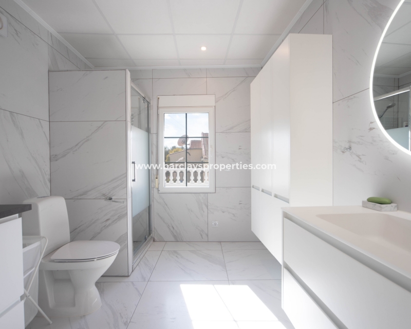 Wederverkoop - Vrijstaande Villa - Urb. La Marina