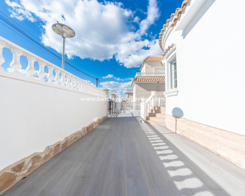 Wederverkoop - Vrijstaande Villa - Urb. La Marina