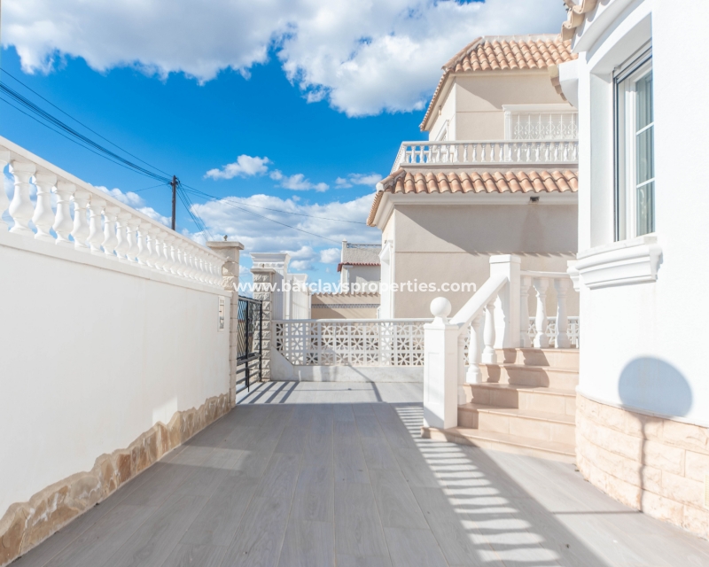 Wederverkoop - Vrijstaande Villa - Urb. La Marina