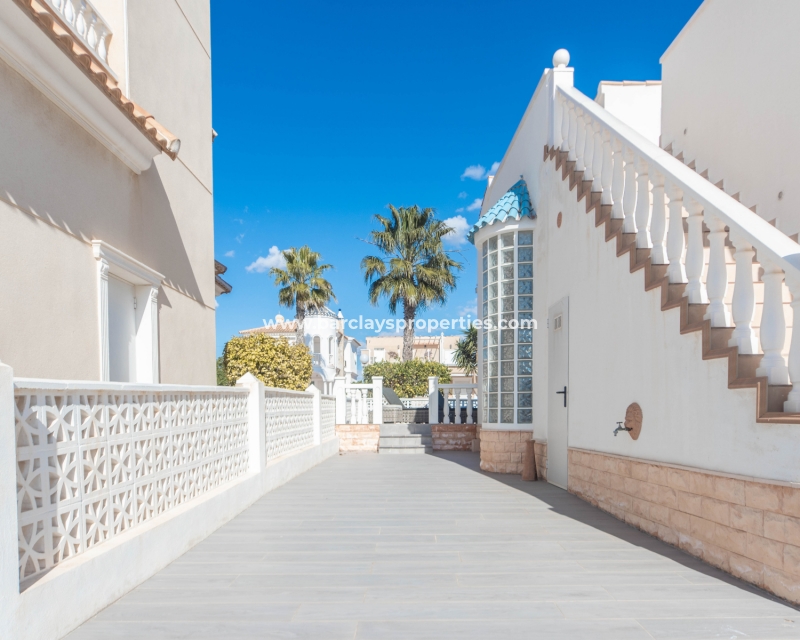 Wederverkoop - Vrijstaande Villa - Urb. La Marina