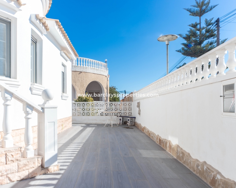 Wederverkoop - Vrijstaande Villa - Urb. La Marina