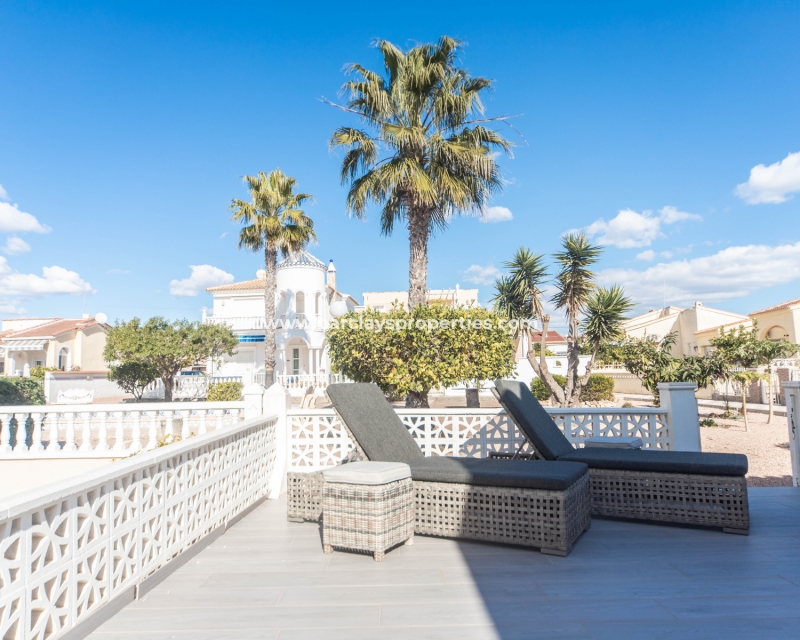 Wederverkoop - Vrijstaande Villa - Urb. La Marina