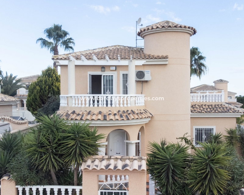 Wederverkoop - Vrijstaande Villa - Urb. La Marina