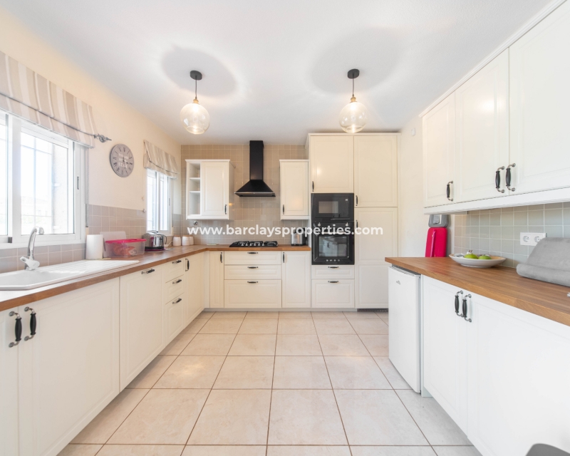 Wederverkoop - Vrijstaande Villa - Urb. La Marina