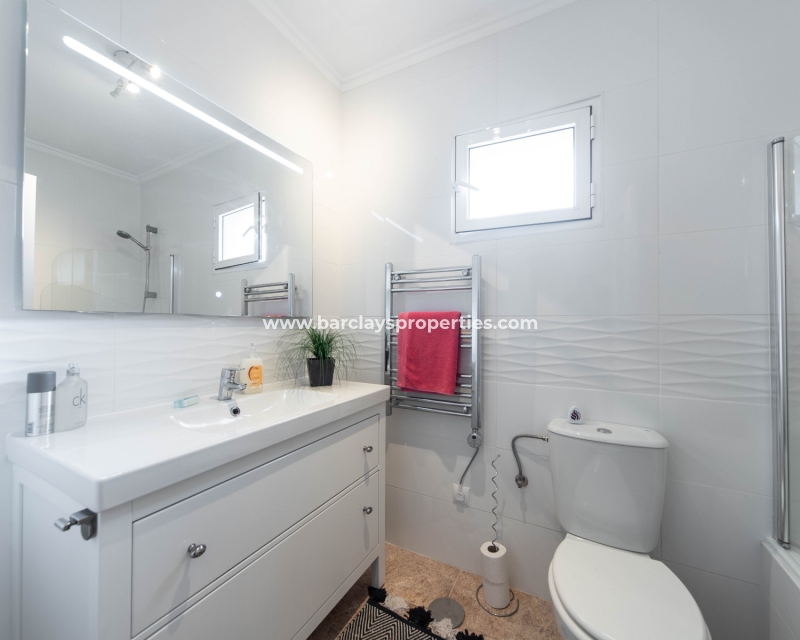 Wederverkoop - Vrijstaande Villa - Urb. La Marina