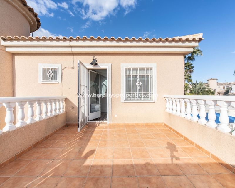 Wederverkoop - Vrijstaande Villa - Urb. La Marina