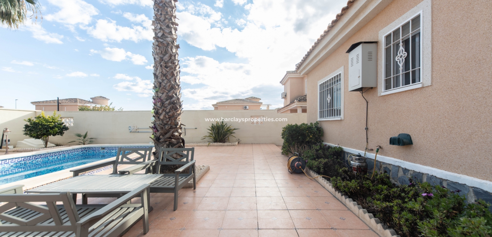 Wederverkoop - Vrijstaande Villa - Urb. La Marina