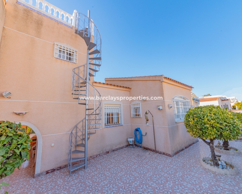 Wederverkoop - Vrijstaande Villa - Urb. La Marina