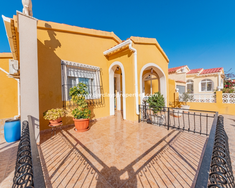 Wederverkoop - Vrijstaande Villa - Urb. La Marina