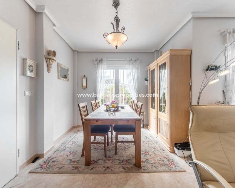 Wederverkoop - Vrijstaande Villa - Urb. La Marina