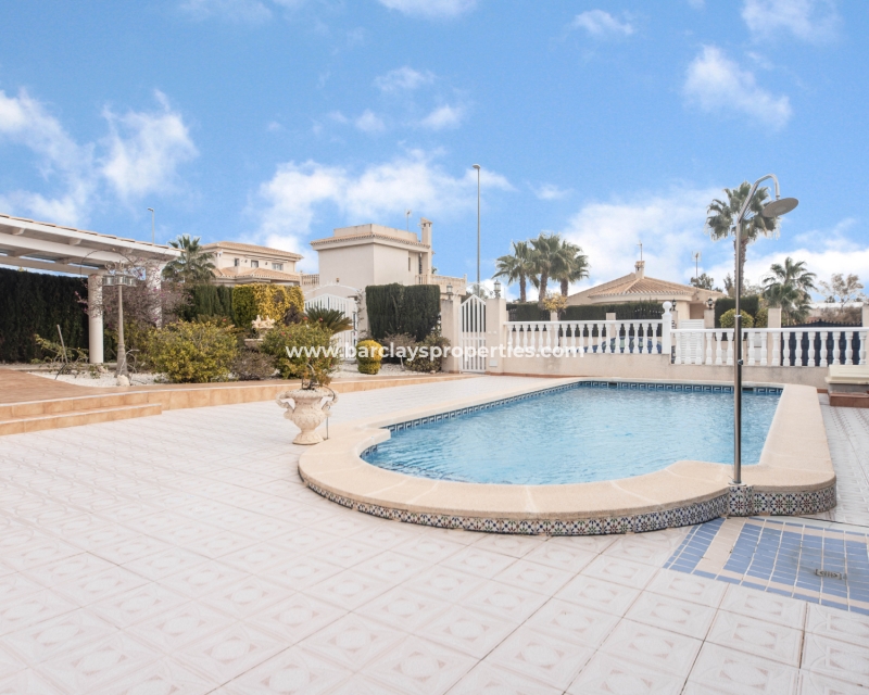 Wederverkoop - Vrijstaande Villa - Urb. La Marina