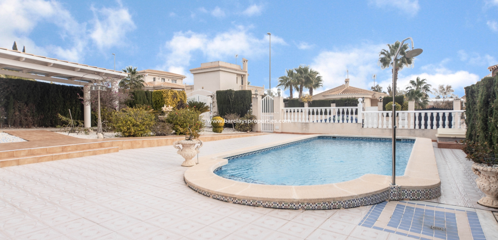 Wederverkoop - Vrijstaande Villa - Urb. La Marina