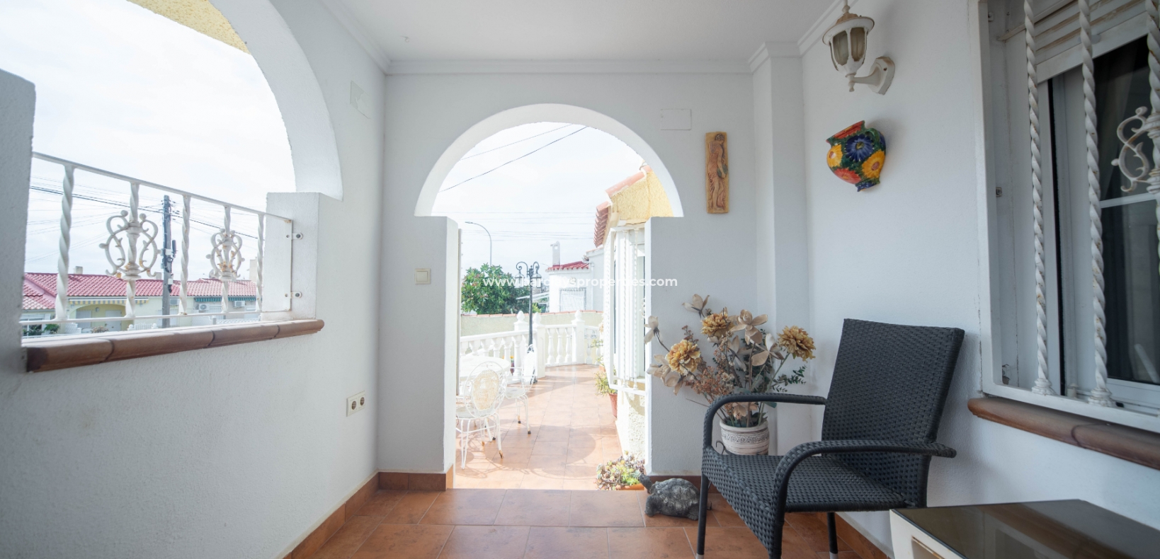 Wederverkoop - Vrijstaande Villa - Urb. La Marina