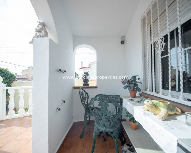 Wederverkoop - Vrijstaande Villa - Urb. La Marina