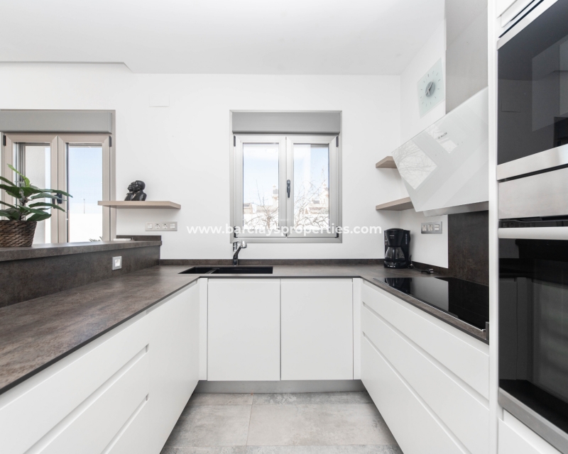 Wederverkoop - Vrijstaande Villa - Urb. La Marina